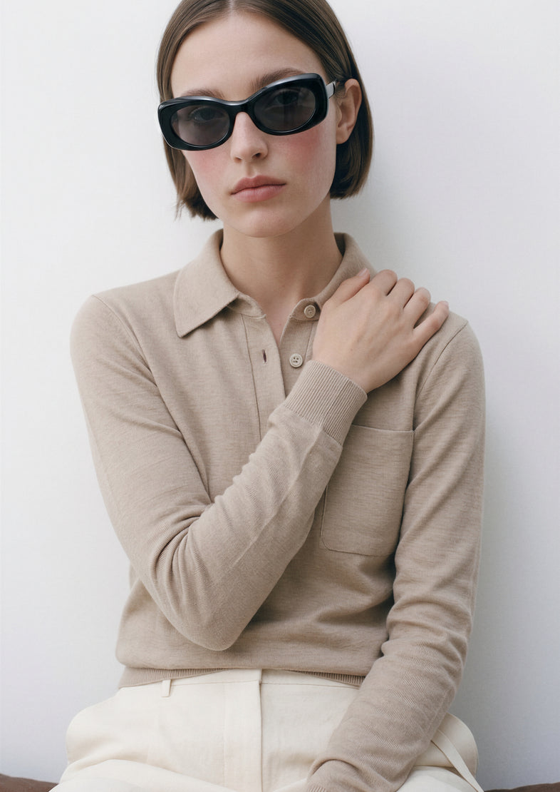 Modelo con gafas de sol Suitto Chachá